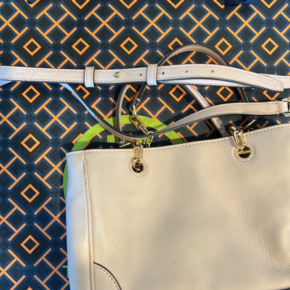 Tory Burch Shoulder tote - Carter Small Convertible Tote in Shell Pink - Picture 10 of 14